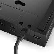 صورة لينوفو قاعدة توصيل ThinkPad USB4 Smart Dock 5500 مع شاحن 135 واط